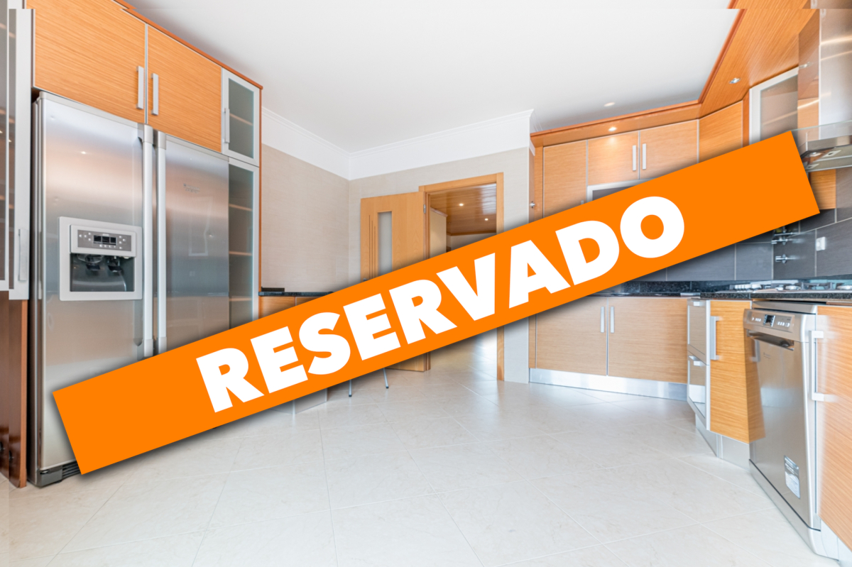 Apartamento T3, com arrecadação (sótão 35m2), no Porto Alto, Samora Correia